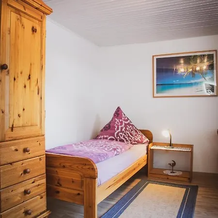 餐厅/迈因策尔图尔膳食旅馆 2*