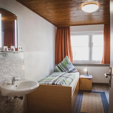 餐厅/迈因策尔图尔膳食旅馆 宾馆 阿尔斯费尔德